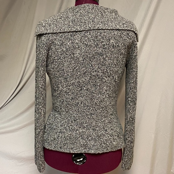 NOMI - Picture 3 of 4